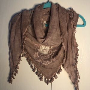 Lightweight, triangle scarf with crochet detail in muted pink